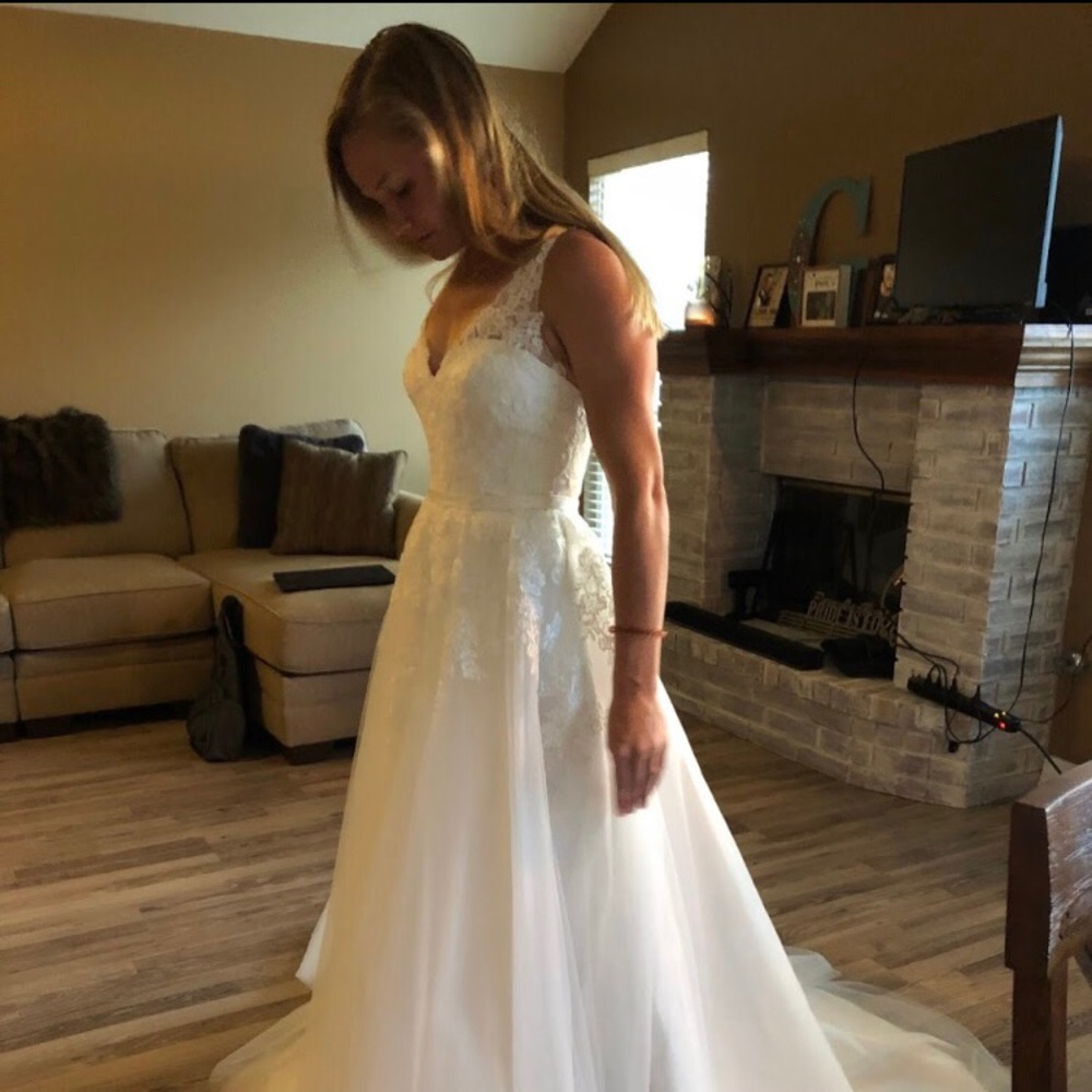 A azure Wedding Dress size 0 unaltered